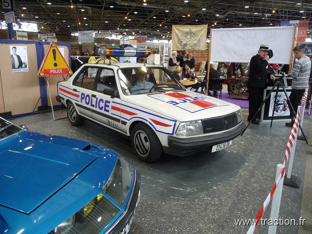 2011_epoquauto (93).jpg - 05/11/2011 - 69000 LYON - EPOQU'AUTO - 33ème Salon International Autos & Motos Anciennes - RENAULT 18 Turbo
